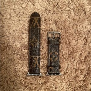 L.V Apple Watch Band (42/44mm)